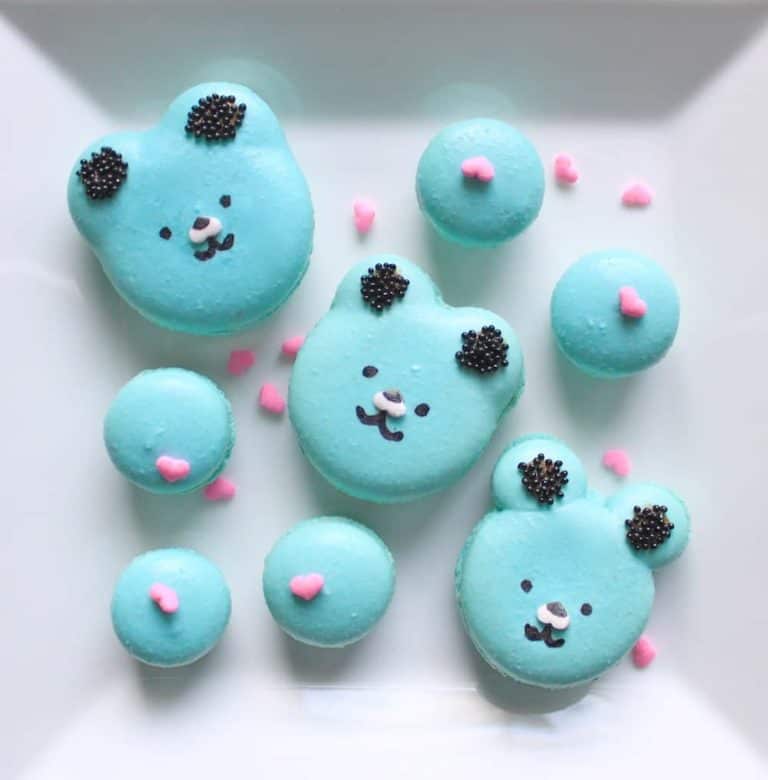 How to Pipe Bear Macarons - Indulge With Mimi