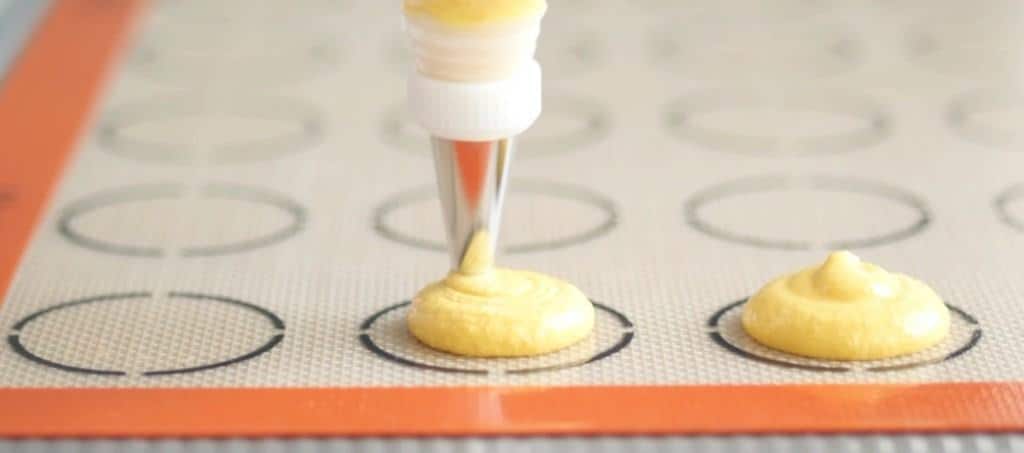 macaron-batter-consistency