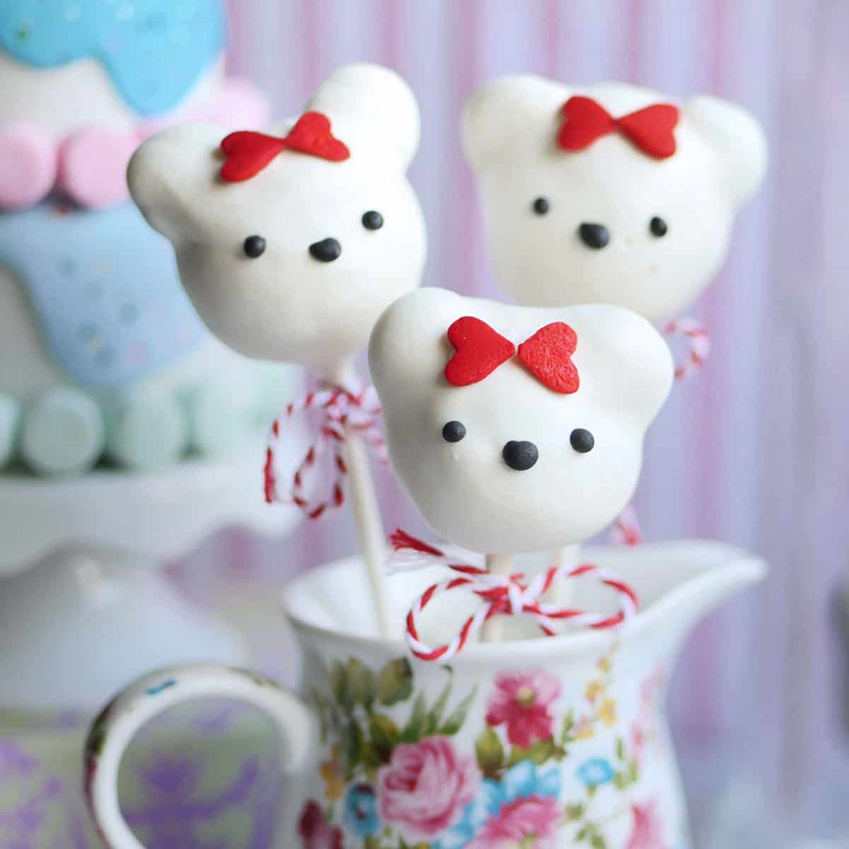 Cute Miniature Confections (UPDATE) : Bakerella's Cake Pops