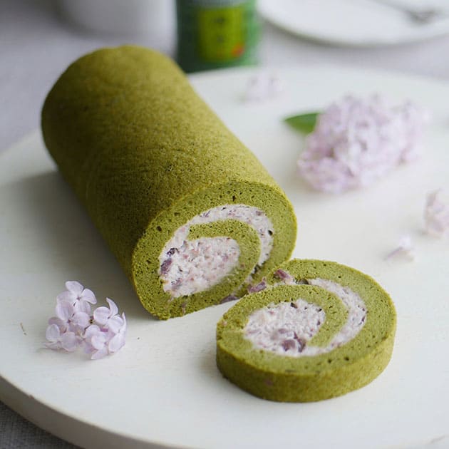 Matcha Cake Roll With Azuki Bean Cream